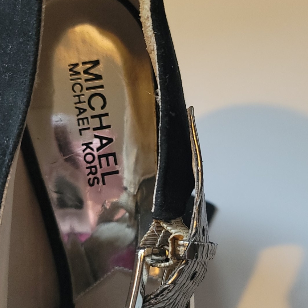 Shoes - Picture 2 of 6